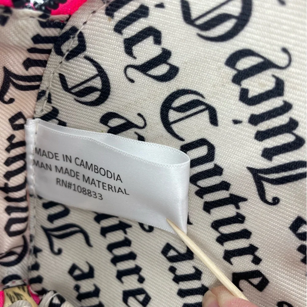 Juicy Couture Pink Heart Zip Around Wrislet NWT